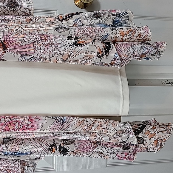 Sara Michelle Cardigan and Attached Shell - Picture 3 of 13